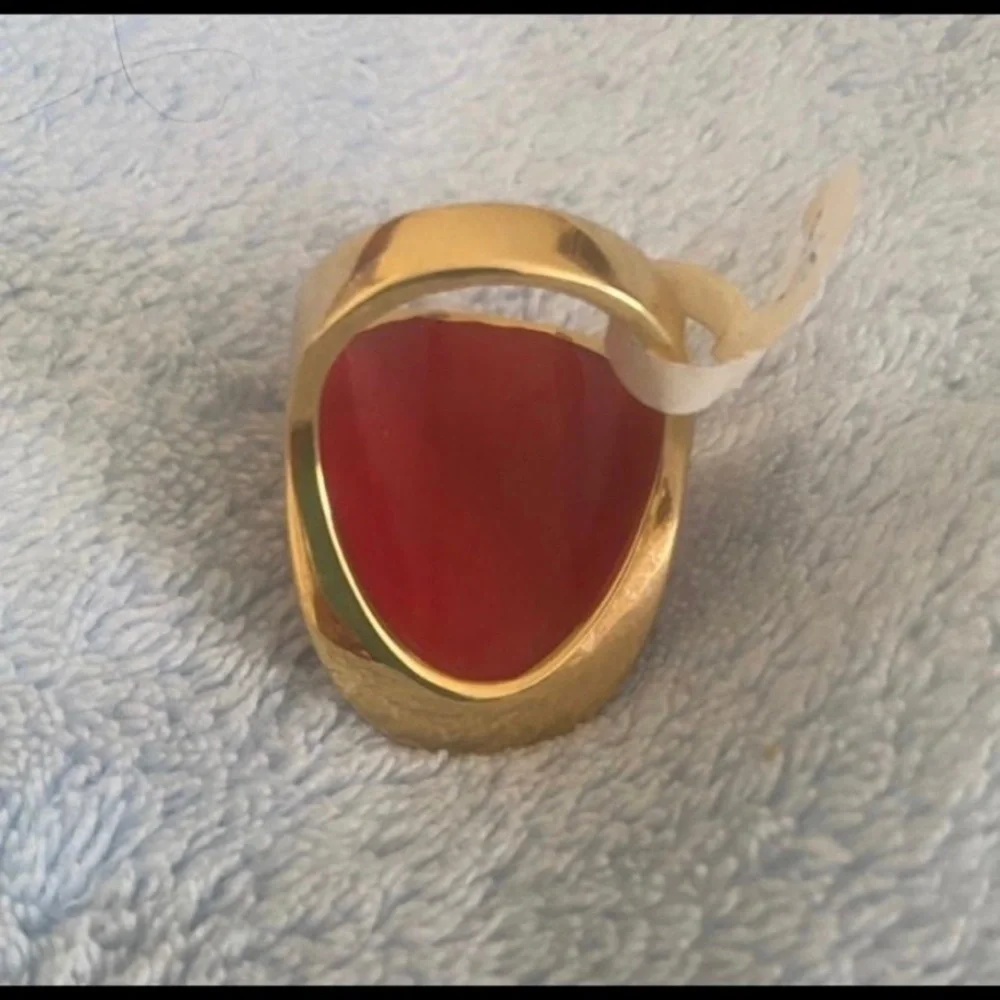 Red ring - Picture 5 of 6